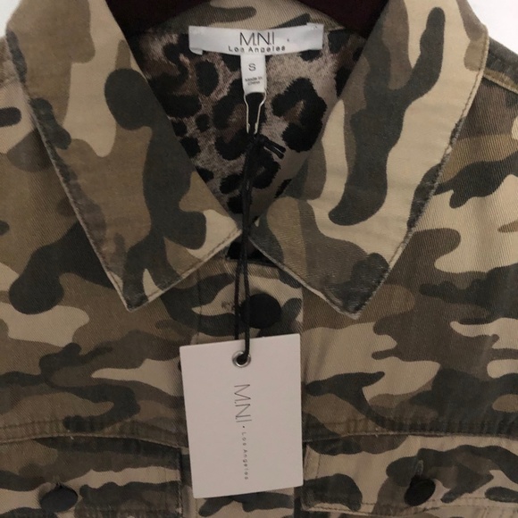 M.N.I Los Angelos Camo Jean Jacket. NWT Size Small - Picture 5 of 9
